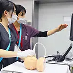 写真:新生児エコーの様子